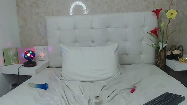 Renata_Valentina webcam