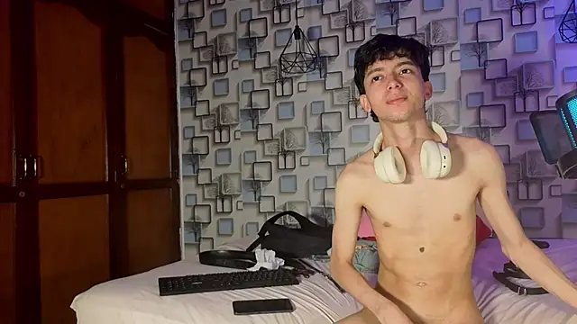Twink_Sebas7 webcam