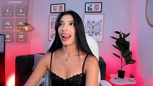 Tiffany_Low webcam