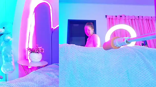 NathaxaLeans webcam