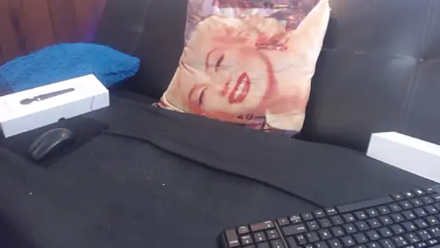 Aurora_ath live cam on StripChat