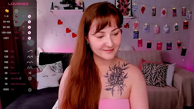 velvet_cherry_ live cam on StripChat
