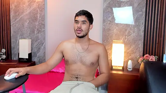 luciano_vitale live cam on StripChat