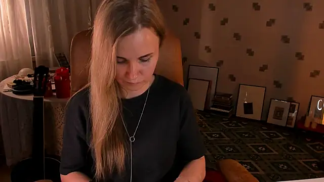 MiaSparkes webcam