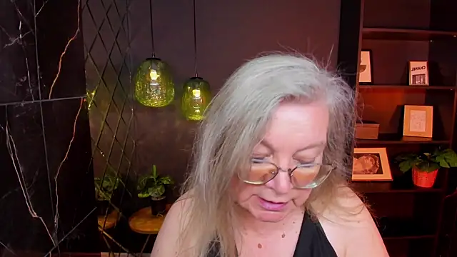 NataliMellow live cam on StripChat