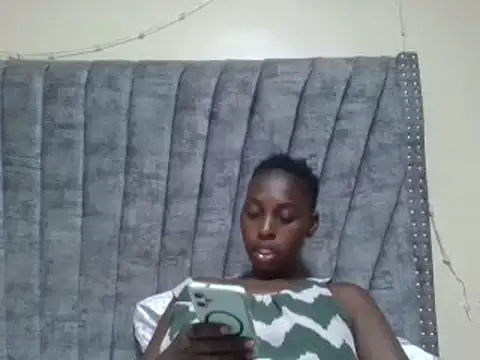 Dizzydose live cam on StripChat