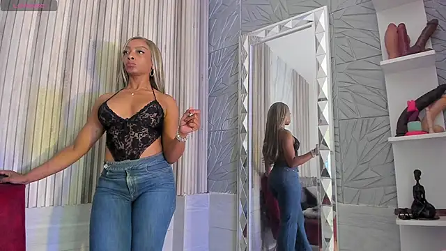 BriannaChelsea webcam