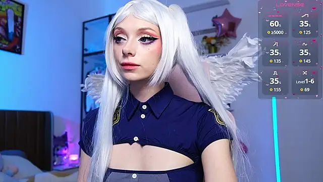 HolliWould_ webcam