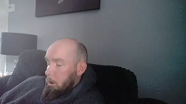 Chubbydan live cam on StripChat