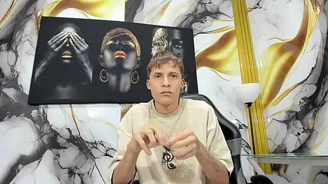 mono_blonde webcam