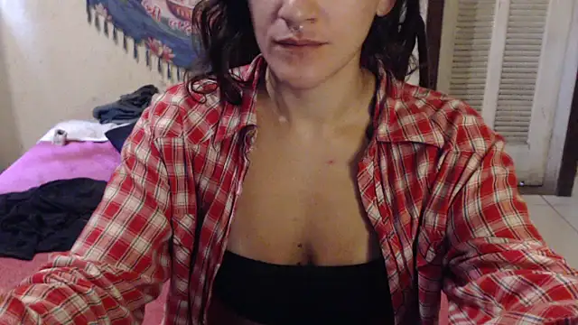 MissRebeka webcam