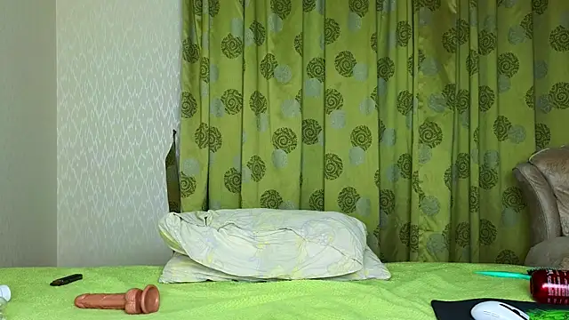 Cowell_Adelina webcam