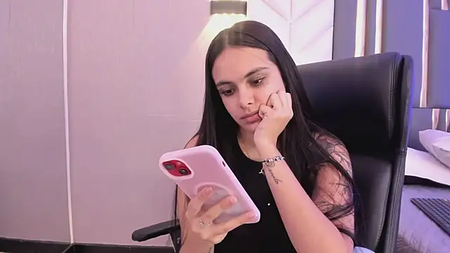 ChloeHarper_ webcam