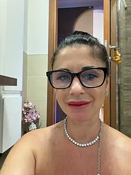 Watch Eva_Pearl live on EroticFlix - High definition streams