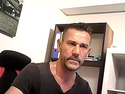 mastercharisma35 (Ask my age) - like tips pls. ı stand up for you.. okey
