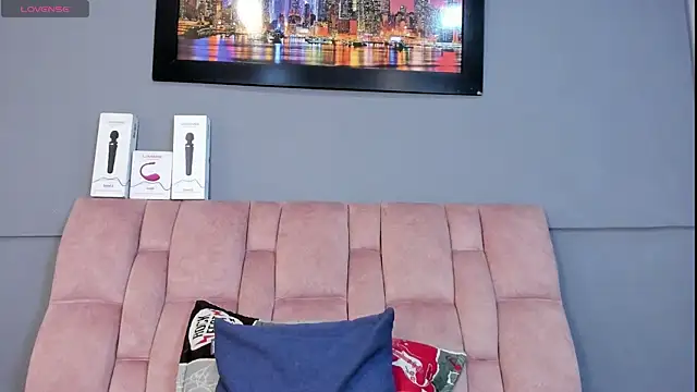 charlottecottin (F milf) - Open legs + 2 min lush control