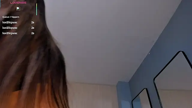 Watch VeronicaBlue live on EroticFlix - High definition streams
