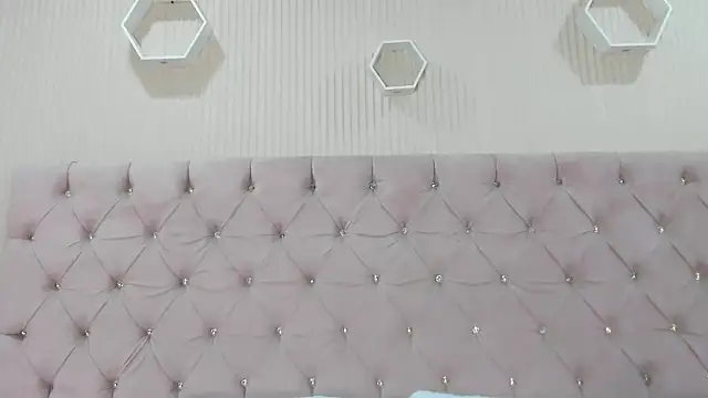 ZarinaWynne webcam