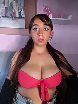 Im_Luuu webcam