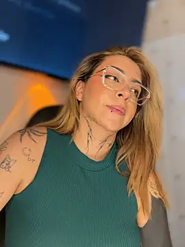 CarolQueen1_ webcam