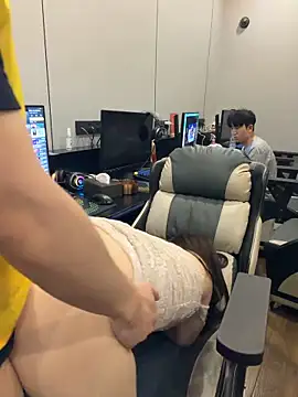ttbeibi-178 (Ask my age) - 网咖监控下漏出勾引 大学生 吃伟哥 插入骚逼 呻吟不断 射出精液