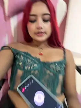 SCARLETVELVET_ webcam