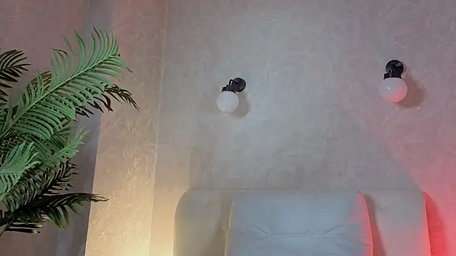 kira_hatti webcam