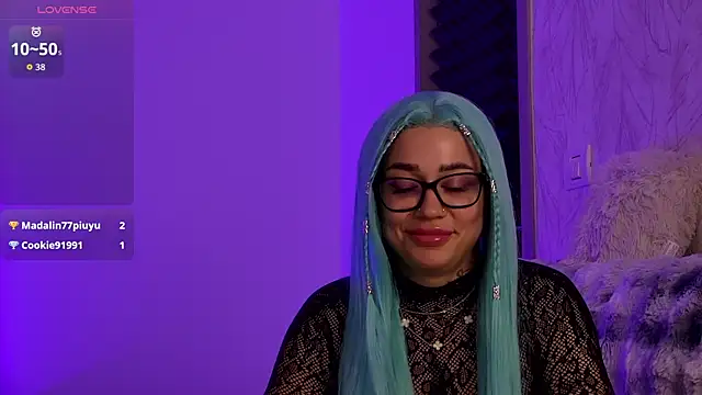KyraDesire webcam