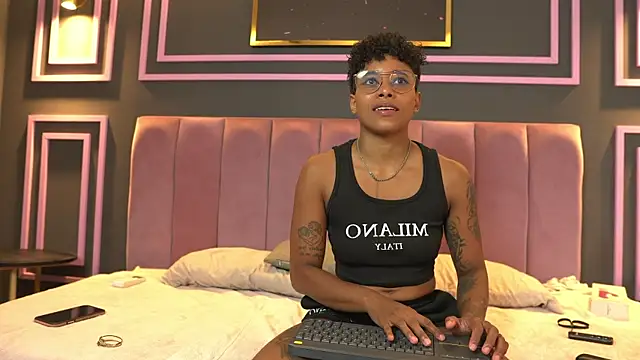 kelly_thomson webcam
