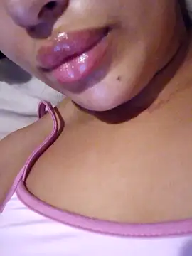 Watch Sexlove1xo live on EroticFlix - High definition streams