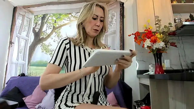 Watch ashleymilf_1 live on EroticFlix - High definition streams
