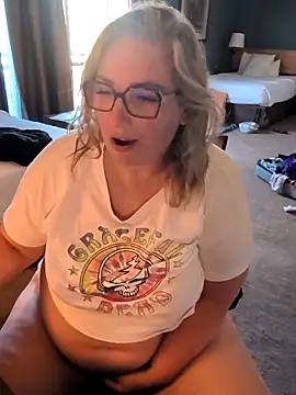 Canadian_BBW webcam
