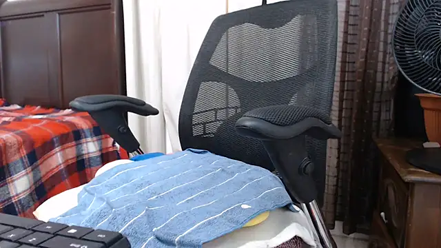 Watch jenny_milf69 live on EroticFlix - High definition streams