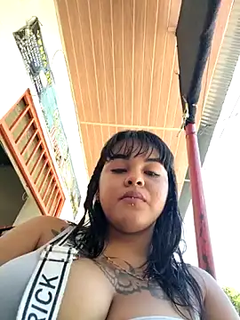 KattalellaGomez webcam