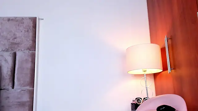 Watch Nia_Bunny live on EroticFlix - High definition streams