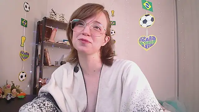 Watch Elise_Nyx live on EroticFlix - High definition streams