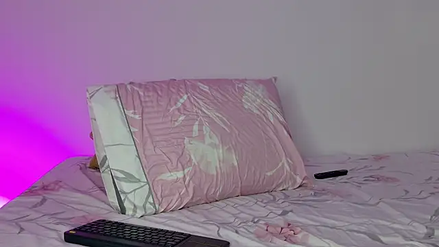 isahilton1 webcam