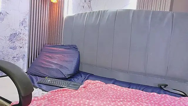 Olivia11_ webcam