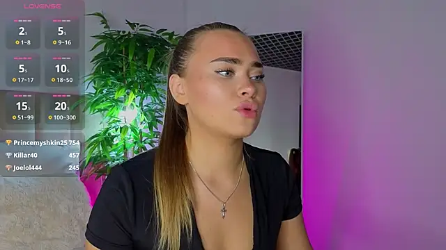 Watch MonicaWestt live on EroticFlix - High definition streams