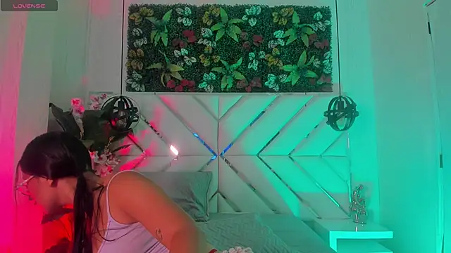Janett_Moore webcam