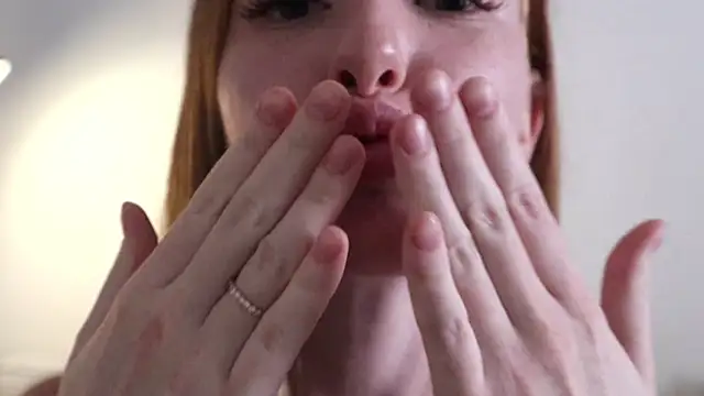 Felicia_Bernot webcam