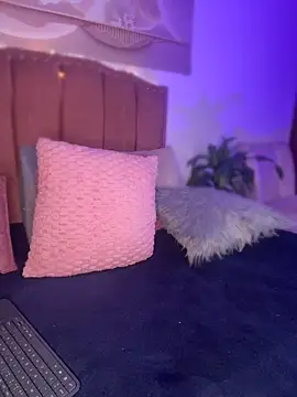 NoahJade webcam