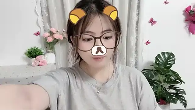 MIJ-Uwuu live cam on StripChat