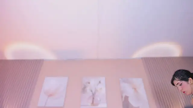 LisaLain webcam