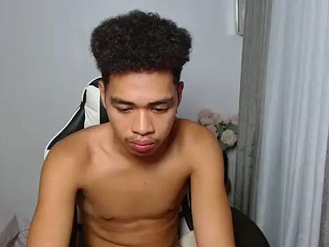curlyasian_njxx (M twink) - public cum show