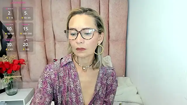 Issa_Milf__ webcam
