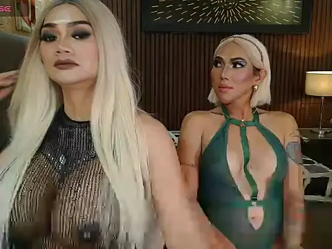 PrettyHorseCockTrans webcam