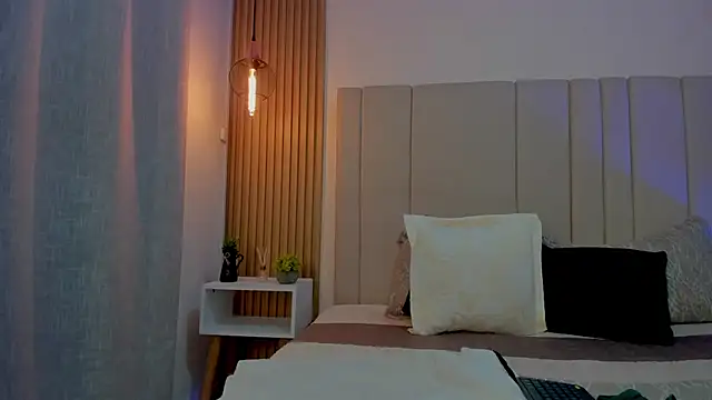 Victoria_Rosee webcam