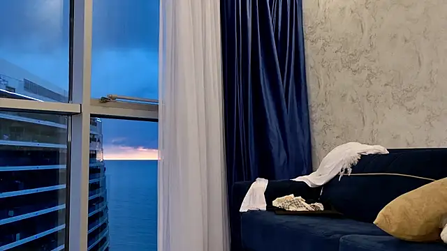 angelicfenix (Ask my age) - 1 Finger in pussy