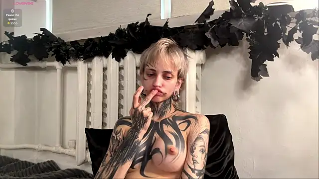 Watch KizzieSherbert live on EroticFlix - High definition streams